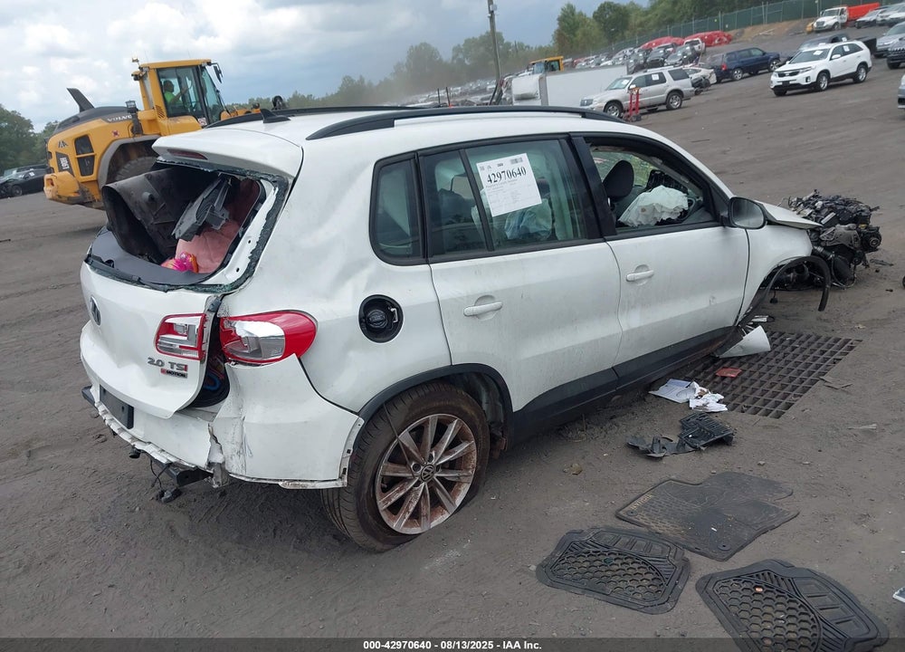 2017 VOLKSWAGEN TIGUAN VIN: WVGBV7AX4HK048742