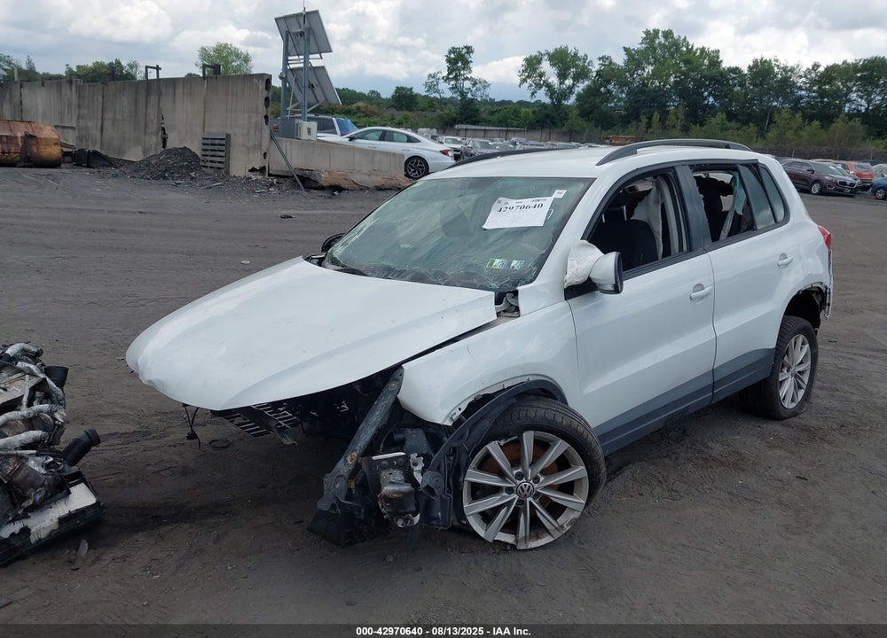 2017 VOLKSWAGEN TIGUAN VIN: WVGBV7AX4HK048742