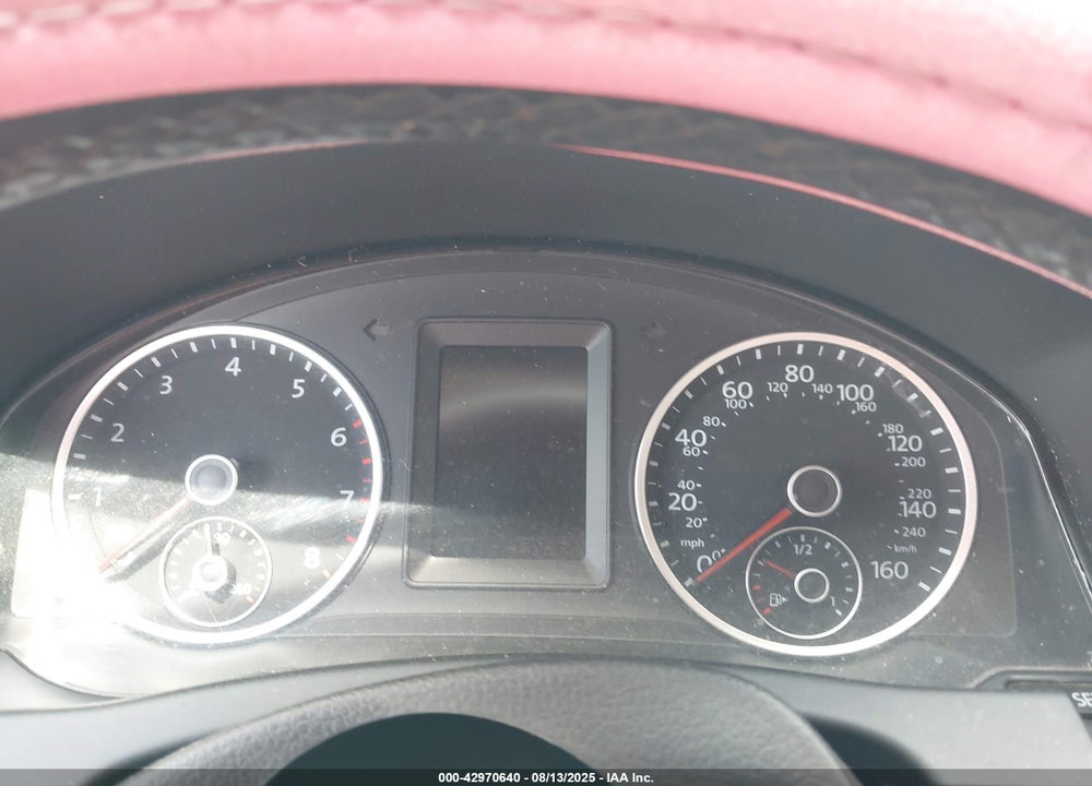 2017 VOLKSWAGEN TIGUAN VIN: WVGBV7AX4HK048742