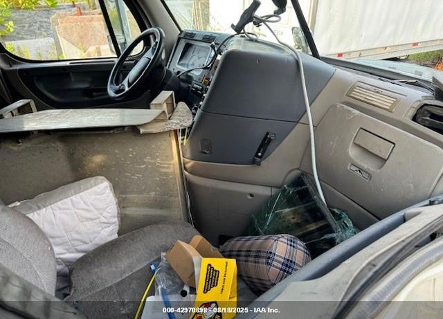 2010 FREIGHTLINER CASCADIA 113 VIN: 1FUJGHDV5ALAW0792