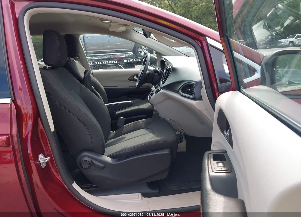 2017 CHRYSLER PACIFICA TOURING VIN: 2C4RC1DG5HR577507