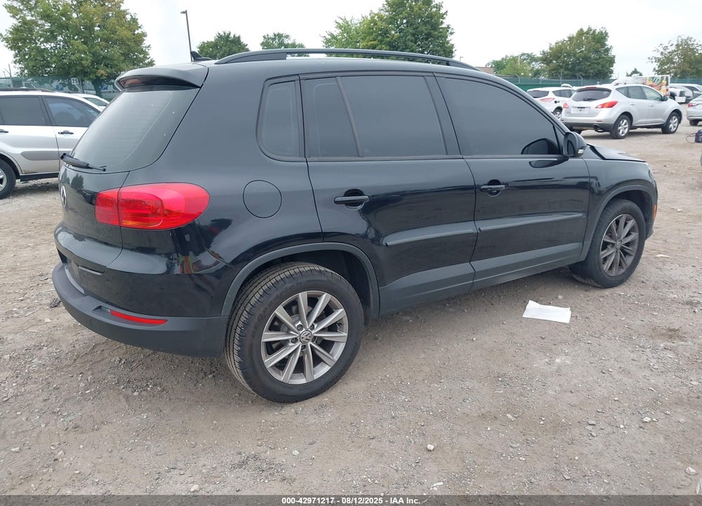 2017 VOLKSWAGEN TIGUAN VIN: WVGAV7AX2HK050520