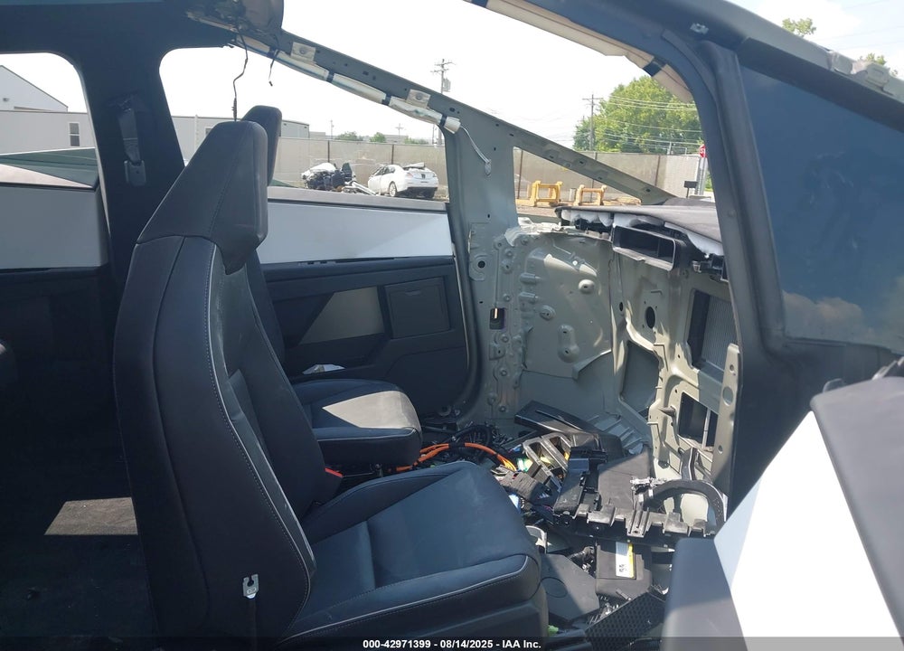 2024 TESLA CYBERTRUCK ALL-WHEEL DRIVE VIN: 7G2CEHED7RA020361