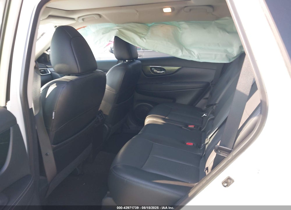 2015 NISSAN ROGUE SL VIN: 5N1AT2MVXFC889082