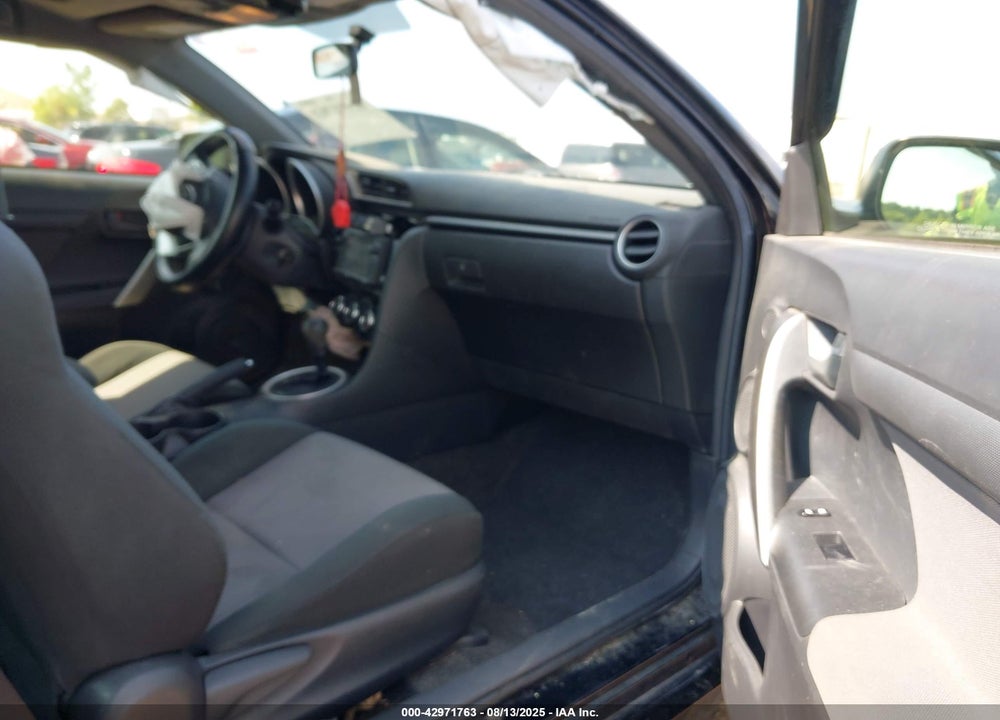 2015 SCION TC VIN: JTKJF5C70FJ009060