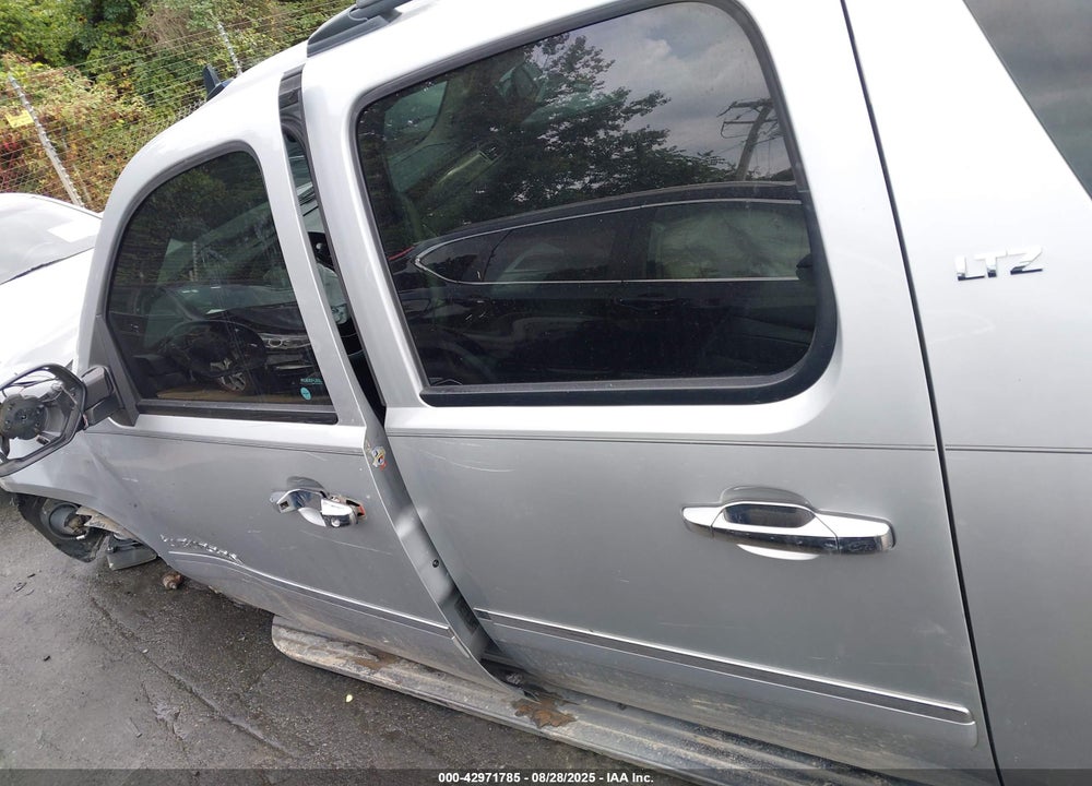 2013 CHEVROLET SUBURBAN 1500 VIN: 1GNSKKE74DR233795
