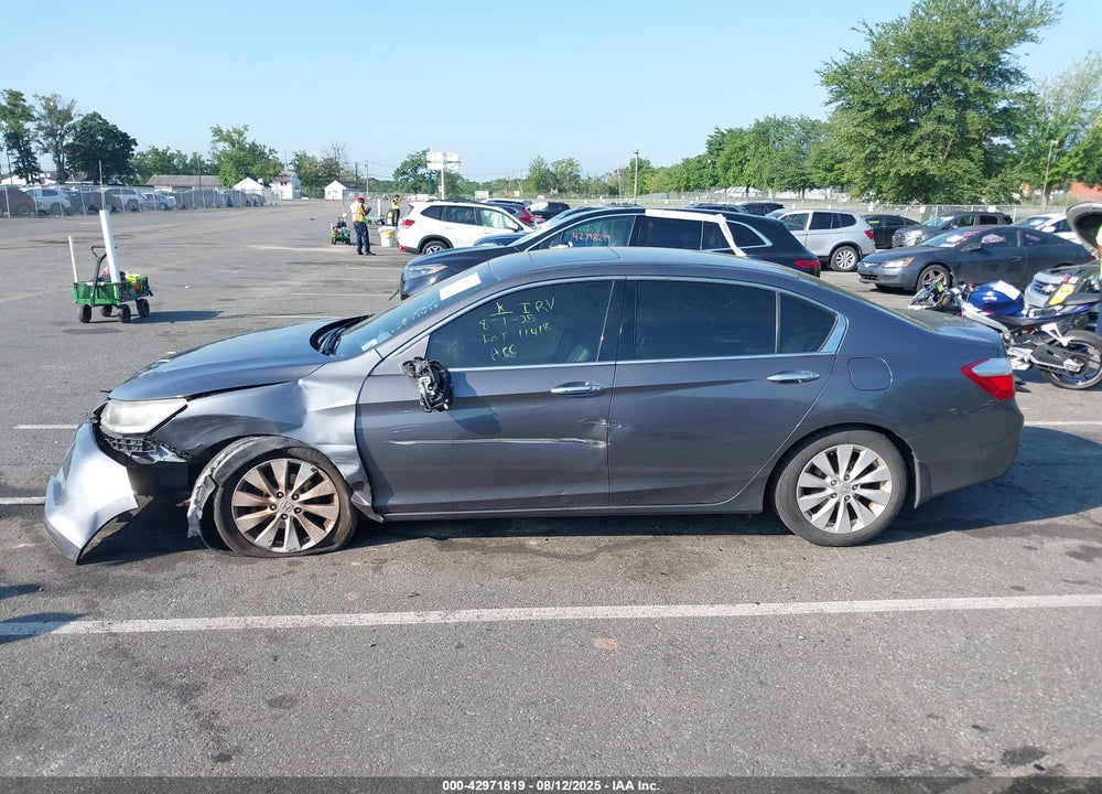 2015 HONDA ACCORD VIN: 1HGCR3F84FA021763