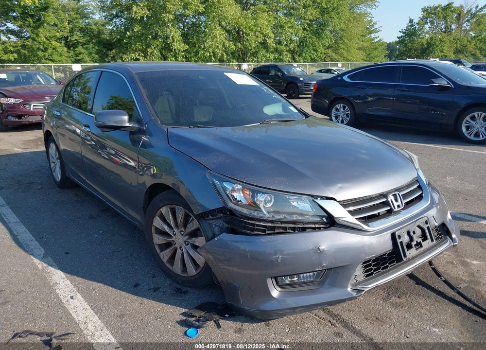 2015 HONDA ACCORD VIN: 1HGCR3F84FA021763