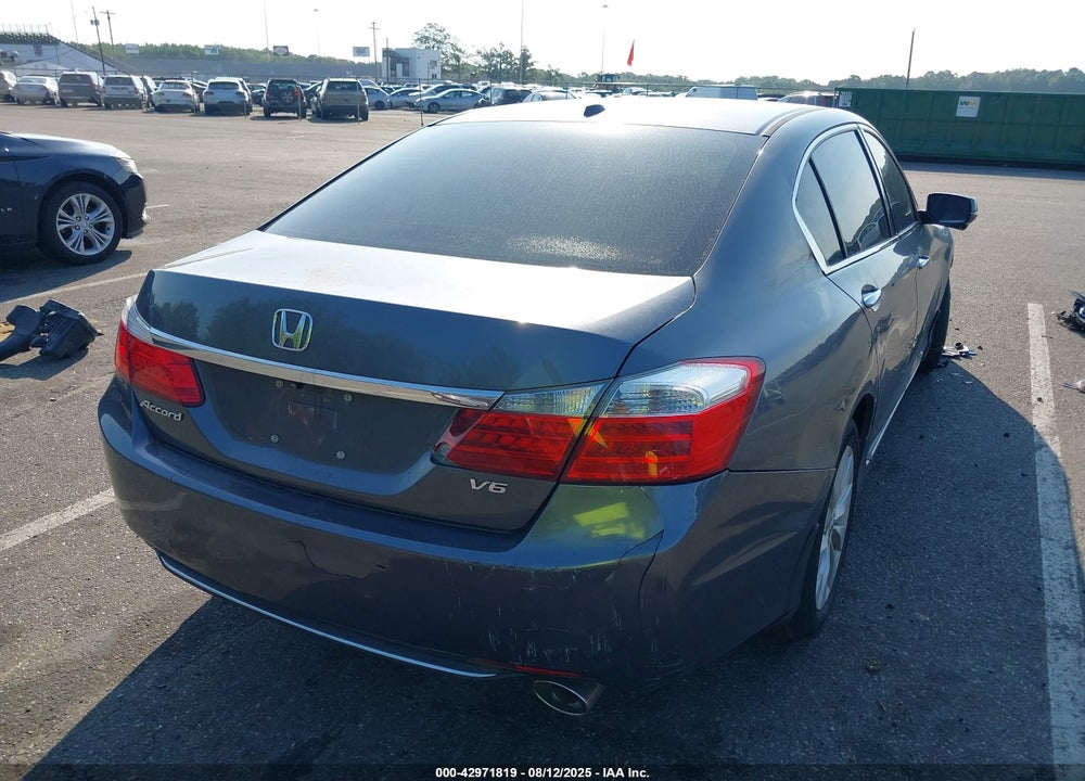 2015 HONDA ACCORD VIN: 1HGCR3F84FA021763