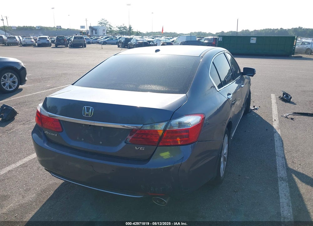 2015 HONDA ACCORD VIN: 1HGCR3F84FA021763