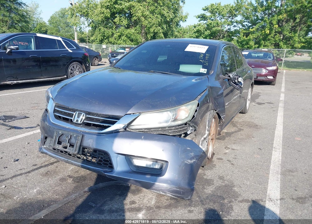 2015 HONDA ACCORD VIN: 1HGCR3F84FA021763