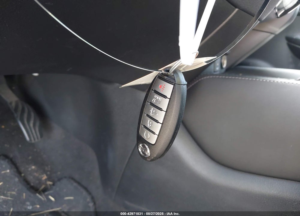 2017 NISSAN ROGUE SL VIN: JN8AT2MV3HW019412