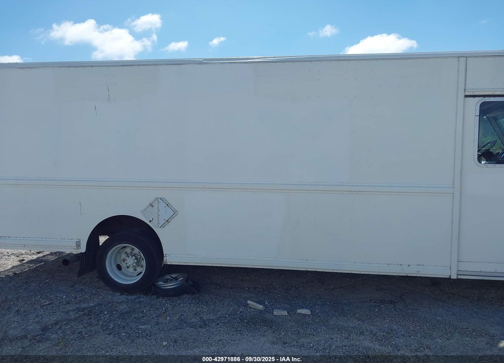 2000 FREIGHTLINER CHASSIS VIN: 4UZA5FAC0YCG63854