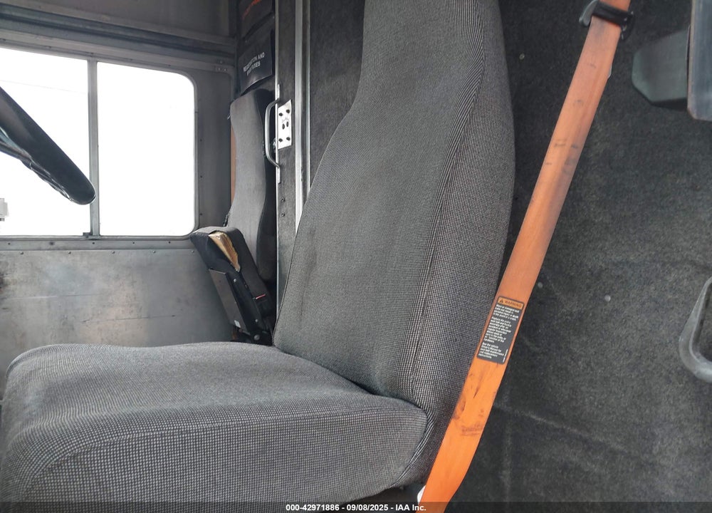 2000 FREIGHTLINER CHASSIS VIN: 4UZA5FAC0YCG63854