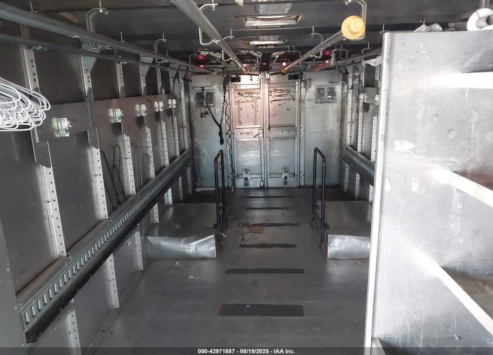 2009 FREIGHTLINER CHASSIS M LINE WALK-IN VAN VIN: 4UZAANDU29CAL8965