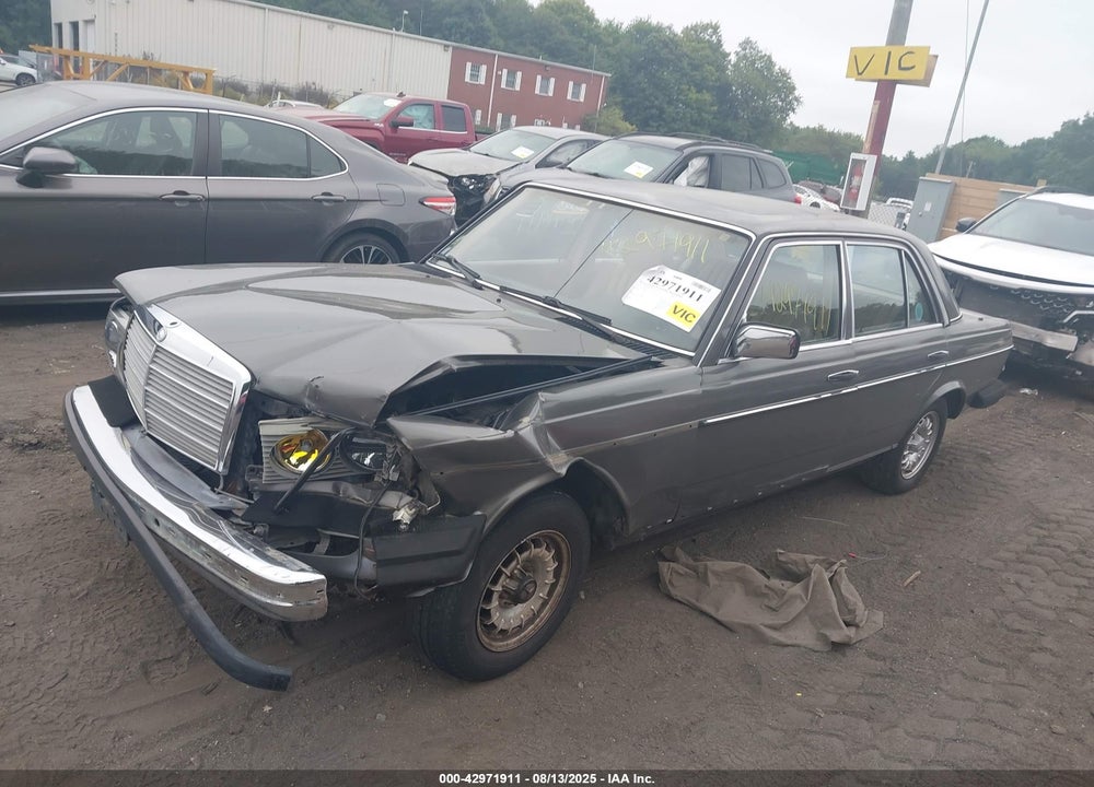 1985 MERCEDES-BENZ 300 DT VIN: WDBAB33C5FA264922