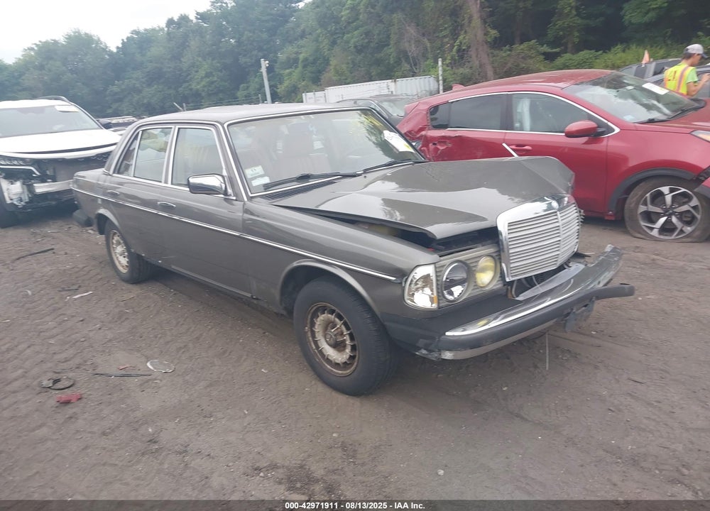1985 MERCEDES-BENZ 300 DT VIN: WDBAB33C5FA264922