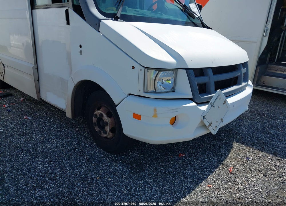 2015 ISUZU COMMERCIAL VAN VIN: JALB4T178F7W00404
