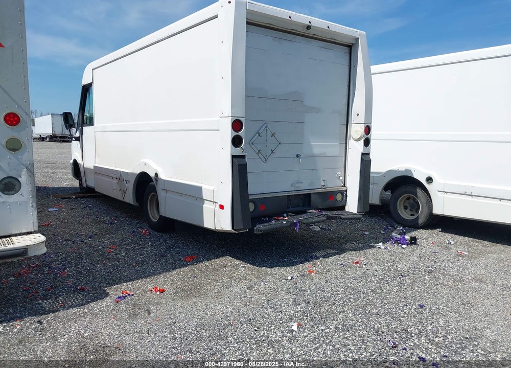 2015 ISUZU COMMERCIAL VAN VIN: JALB4T178F7W00404