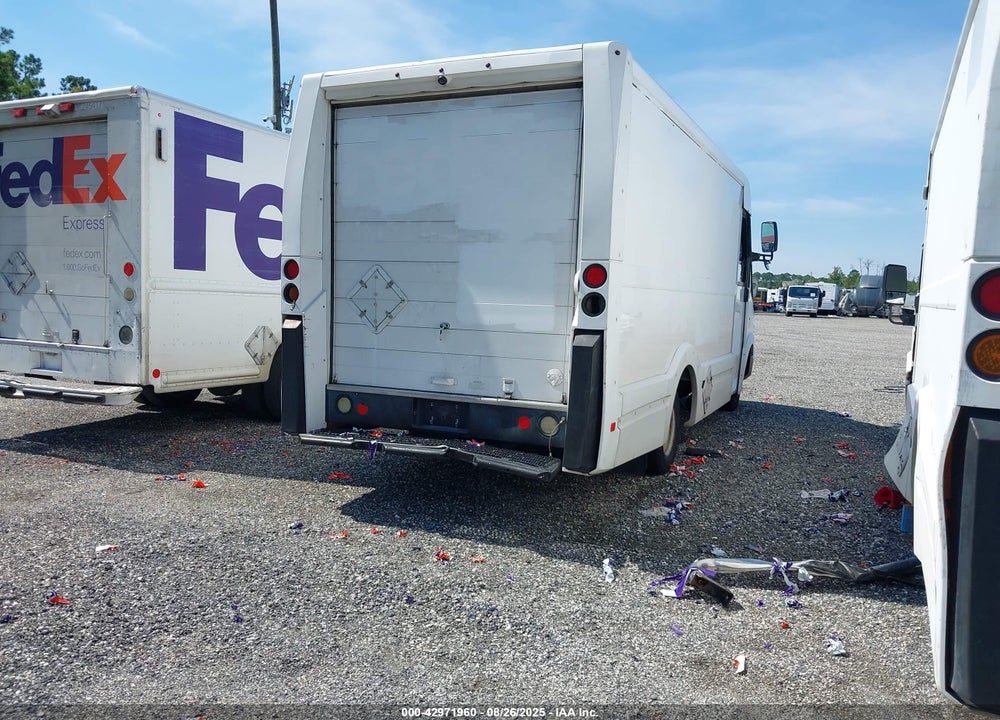 2015 ISUZU COMMERCIAL VAN VIN: JALB4T178F7W00404