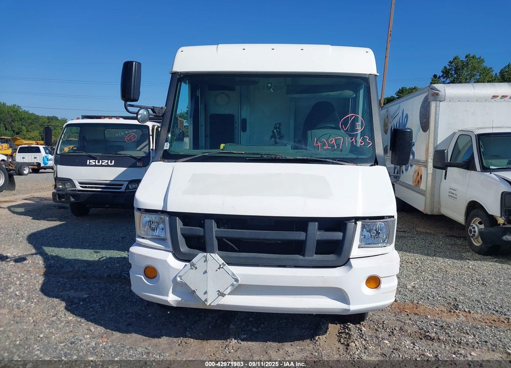 2013 ISUZU COMMERCIAL VAN VIN: JALB4T172D7W01318
