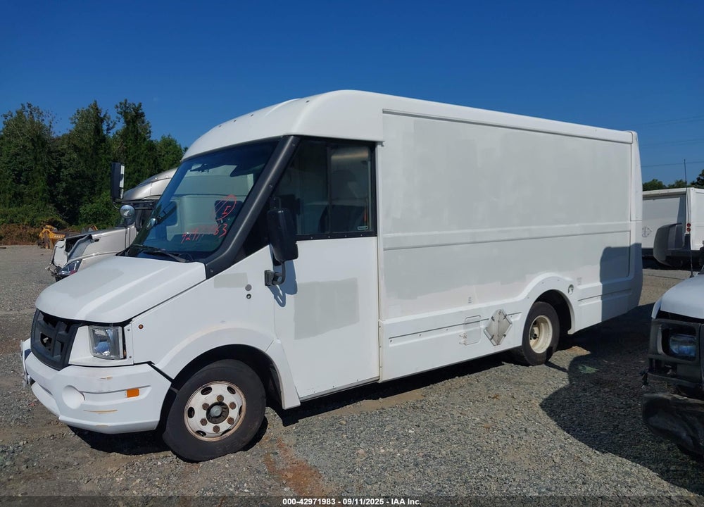 2013 ISUZU COMMERCIAL VAN VIN: JALB4T172D7W01318