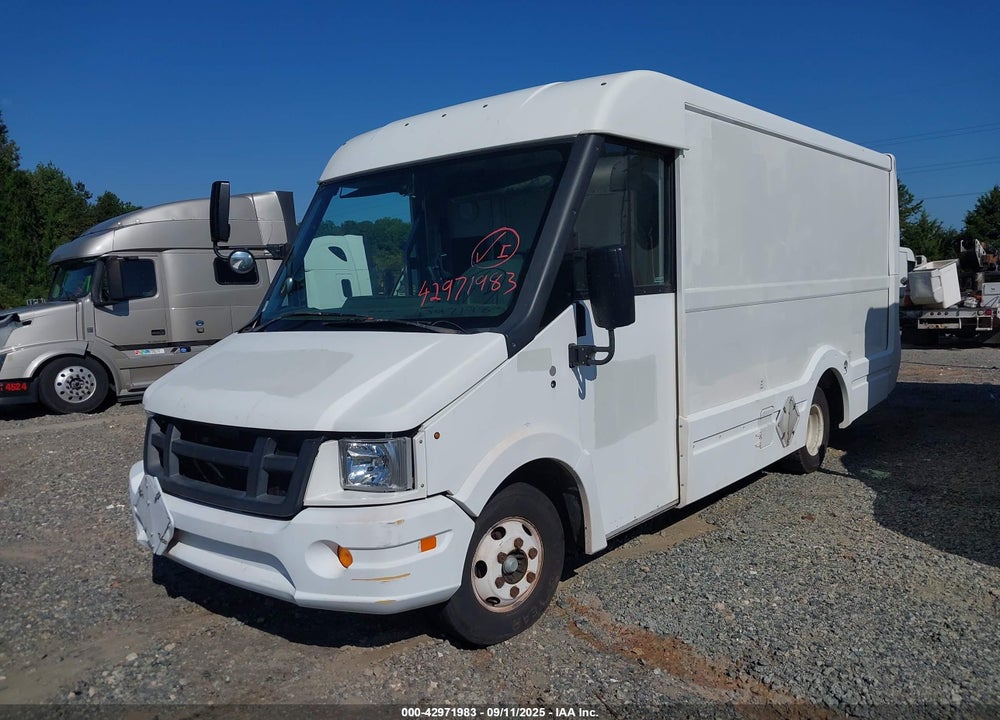 2013 ISUZU COMMERCIAL VAN VIN: JALB4T172D7W01318