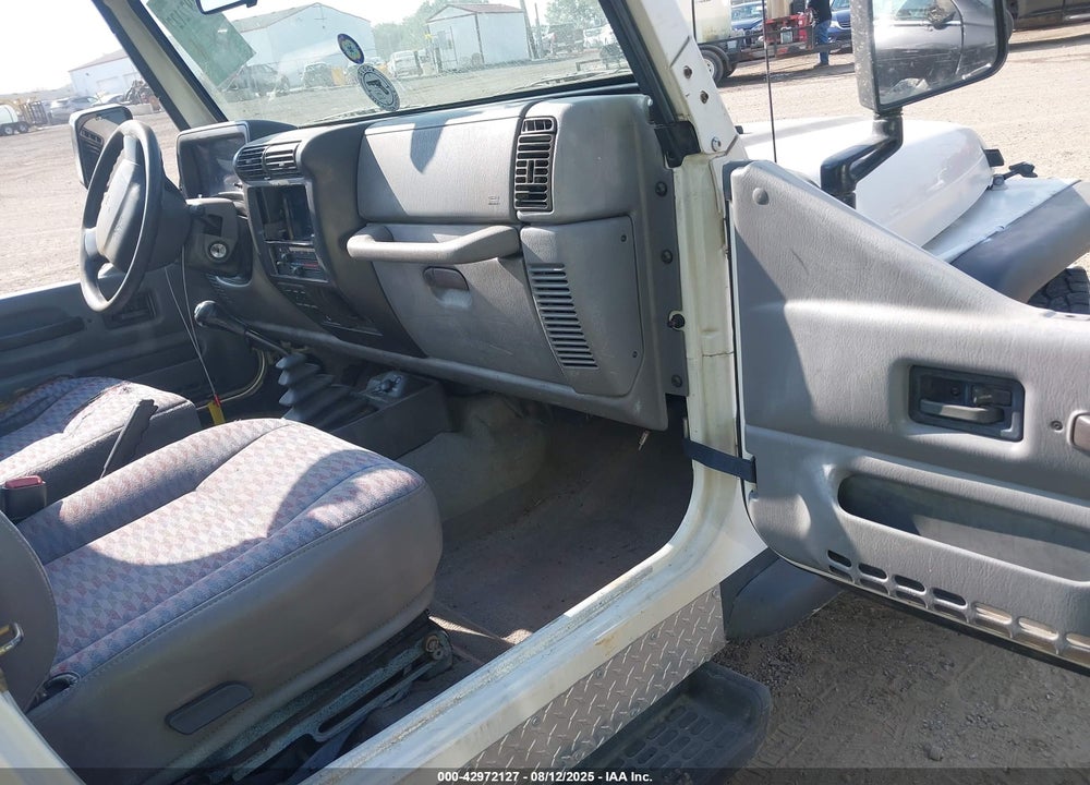 1998 JEEP WRANGLER SE VIN: 1J4FY29P5WP797211