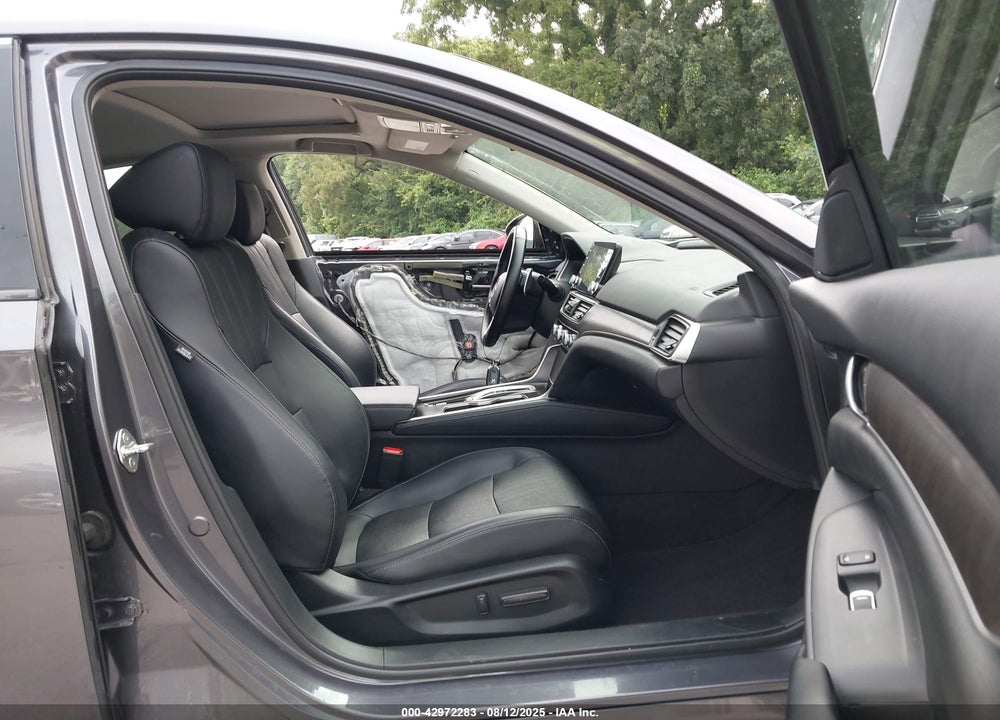 2018 HONDA ACCORD VIN: 1HGCV2F94JA000273