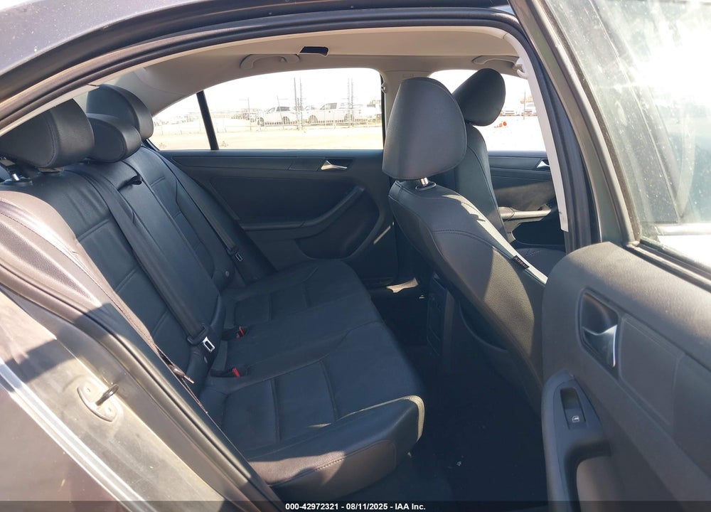 2011 VOLKSWAGEN JETTA VIN: 3VWDZ7AJ7BM356370