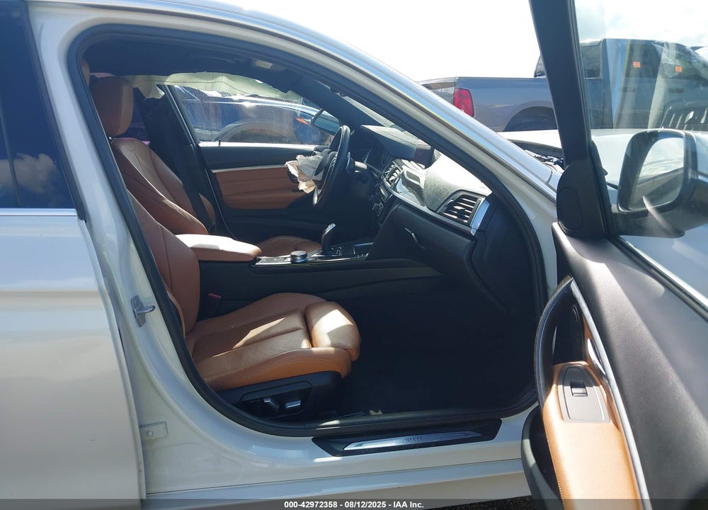 2018 BMW 3 SERIES VIN: WBA8B9G53JNU99252