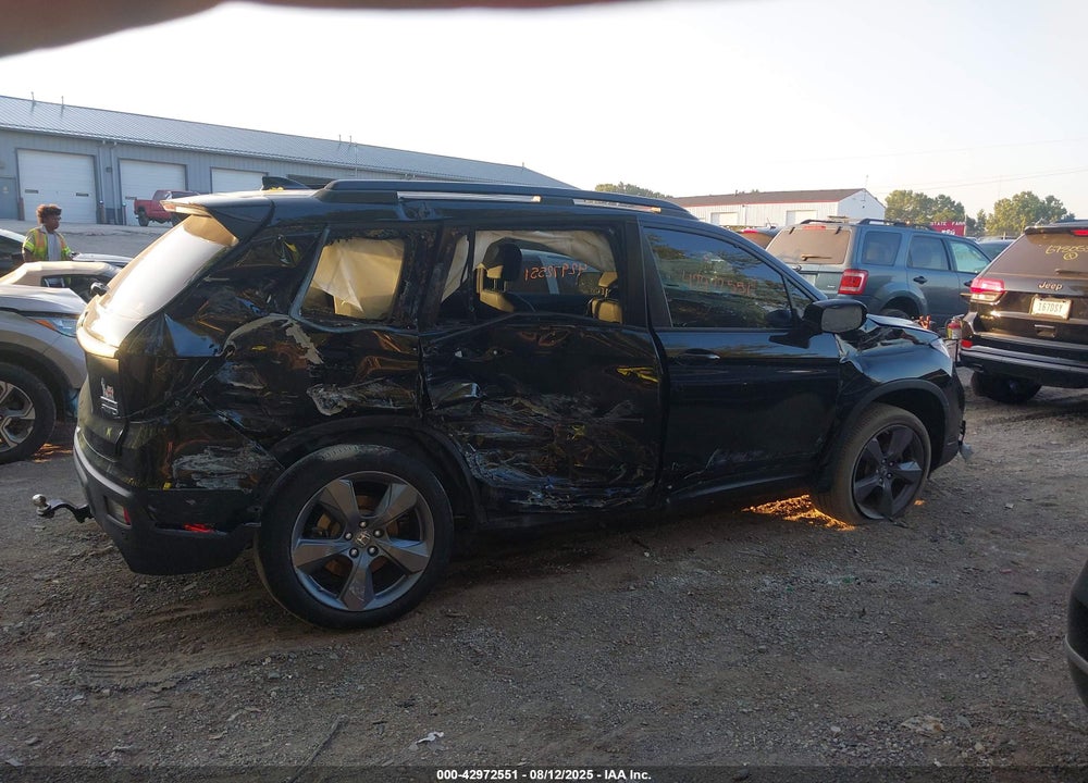 2021 HONDA PASSPORT VIN: 5FNYF8H96MB028430