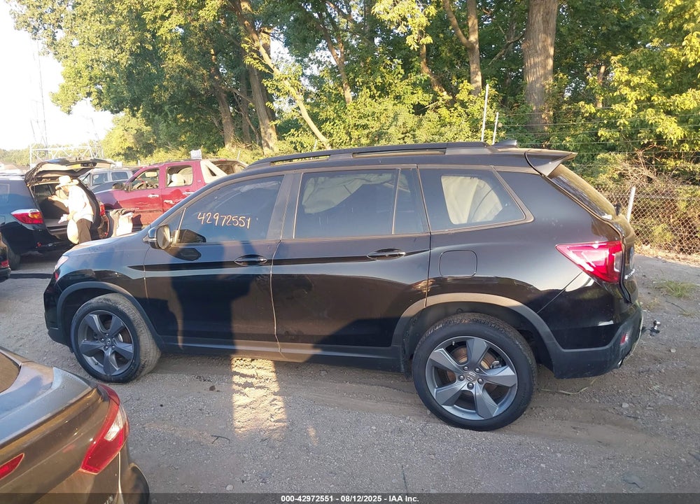 2021 HONDA PASSPORT VIN: 5FNYF8H96MB028430
