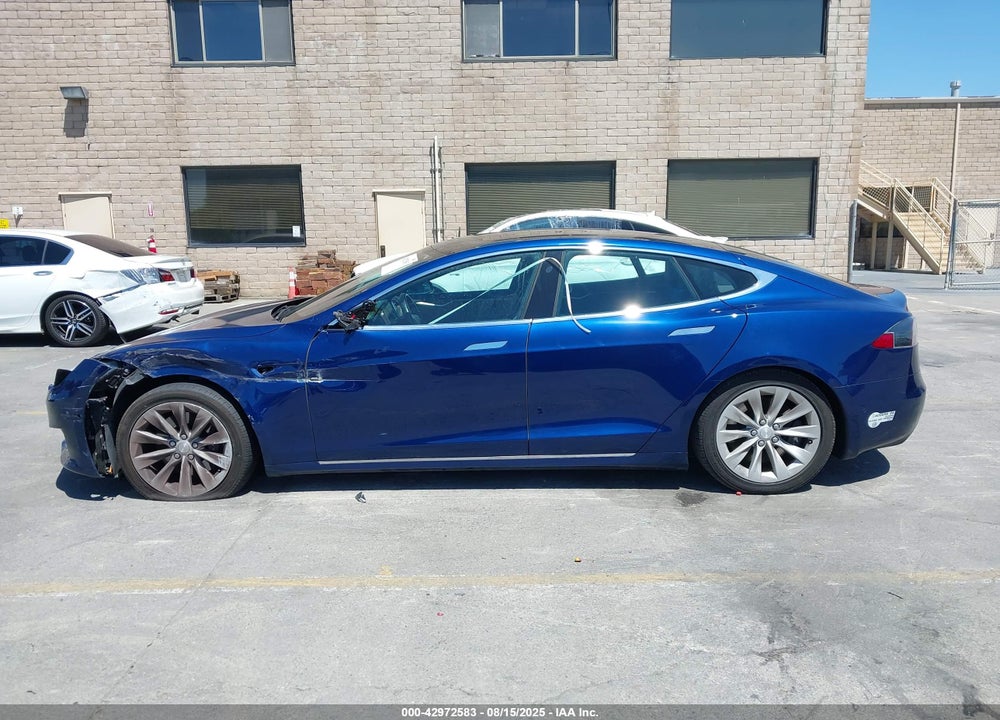 2017 TESLA MODEL S VIN: 5YJSA1E2XHF230521