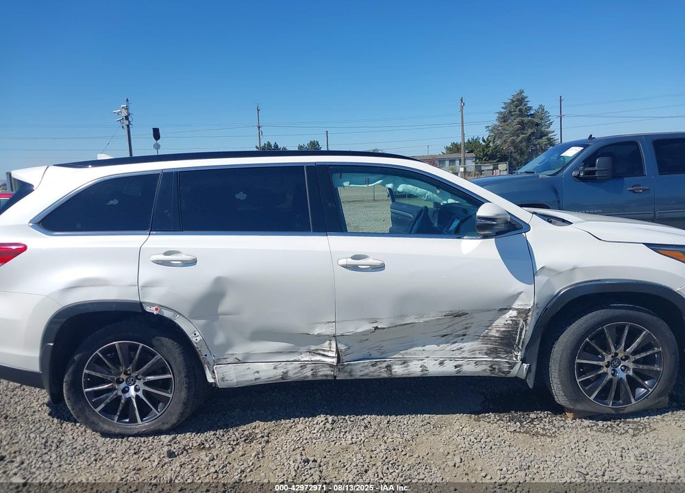 2017 TOYOTA HIGHLANDER VIN: 5TDJZRFH7HS408063