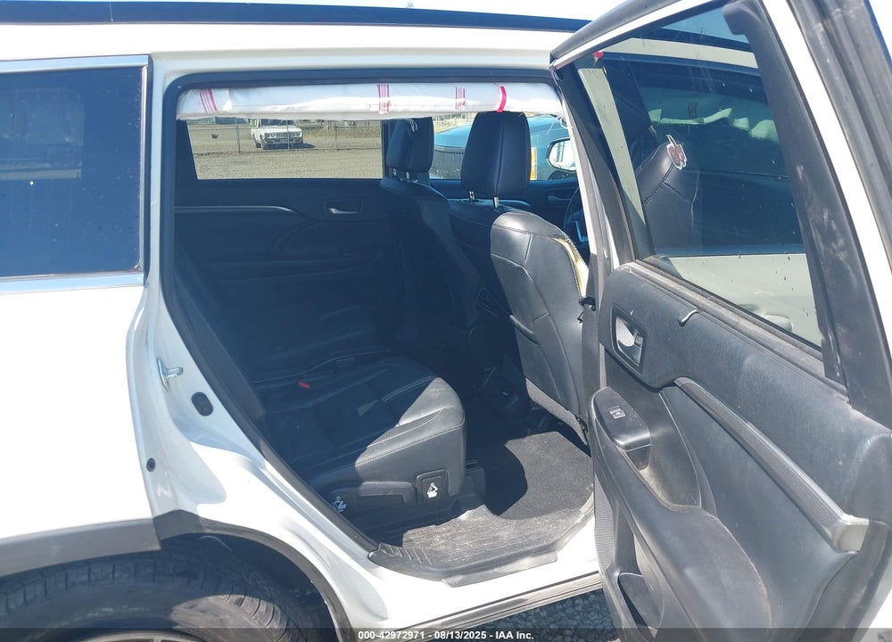 2017 TOYOTA HIGHLANDER VIN: 5TDJZRFH7HS408063