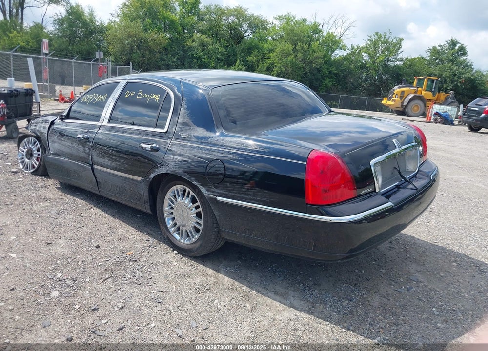 2010 LINCOLN TOWN CAR VIN: 2LNBL8CV6AX750197