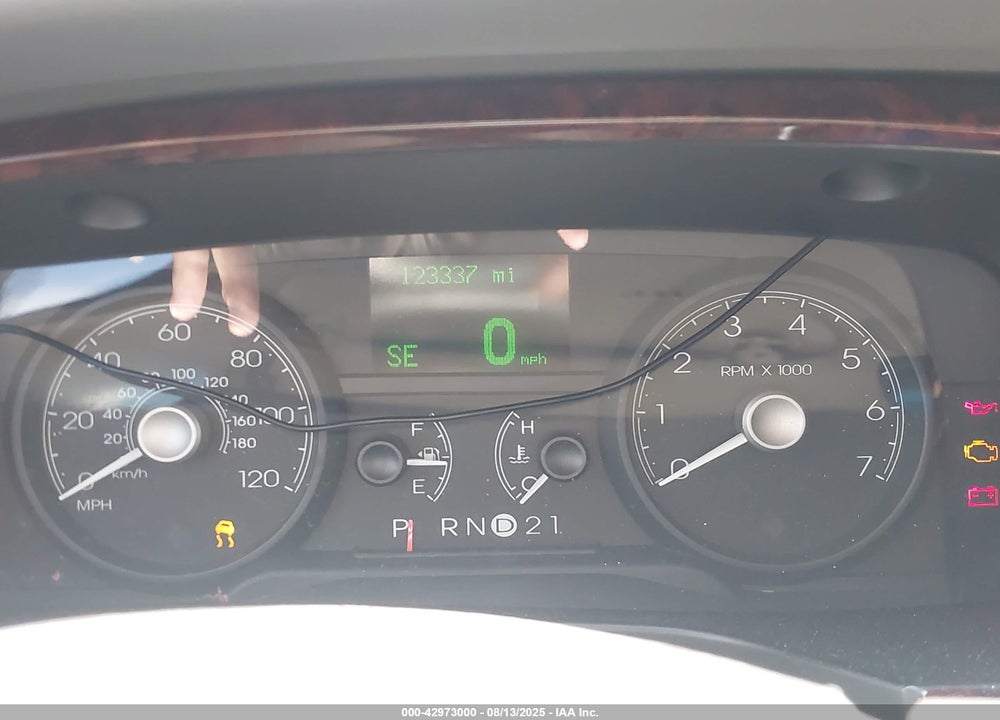 2010 LINCOLN TOWN CAR VIN: 2LNBL8CV6AX750197