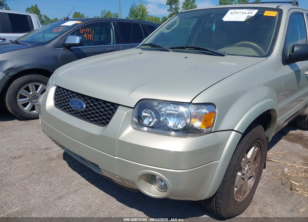 2005 FORD ESCAPE LIMITED VIN: 1FMYU04105KA82832