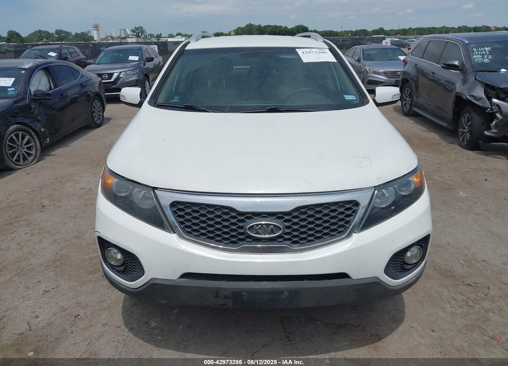2011 KIA SORENTO VIN: 5XYKU3A13BG008211