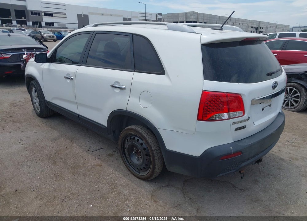 2011 KIA SORENTO VIN: 5XYKU3A13BG008211