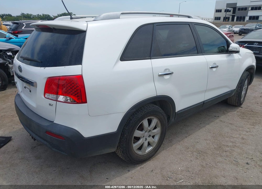 2011 KIA SORENTO VIN: 5XYKU3A13BG008211