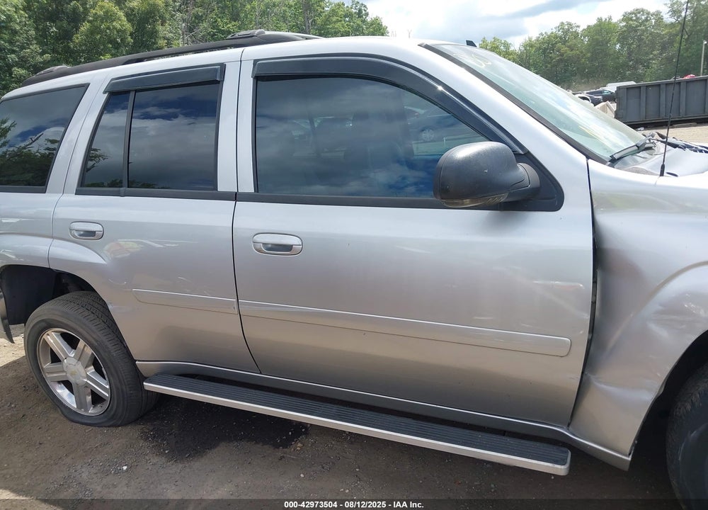 2008 CHEVROLET TRAILBLAZER LT VIN: 1GNDT13S982198984