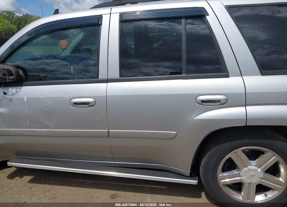 2008 CHEVROLET TRAILBLAZER LT VIN: 1GNDT13S982198984