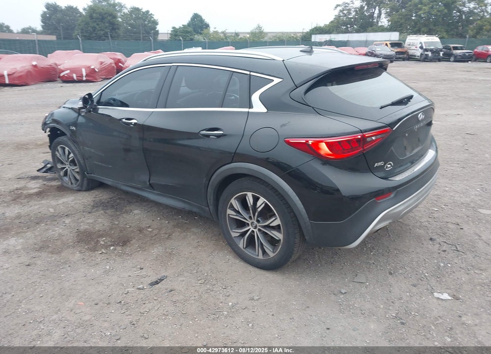 2017 INFINITI QX30 VIN: SJKCH5CR3HA035454