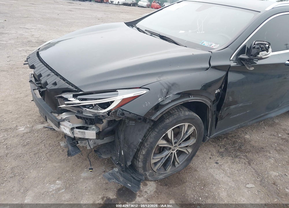 2017 INFINITI QX30 VIN: SJKCH5CR3HA035454