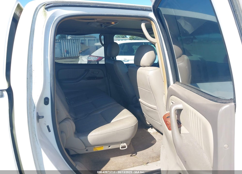 2005 TOYOTA TUNDRA LIMITED V8 VIN: 5TBDT48135S492873