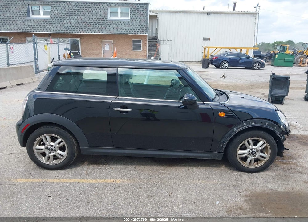 2013 MINI HARDTOP VIN: WMWSU3C56DT691963