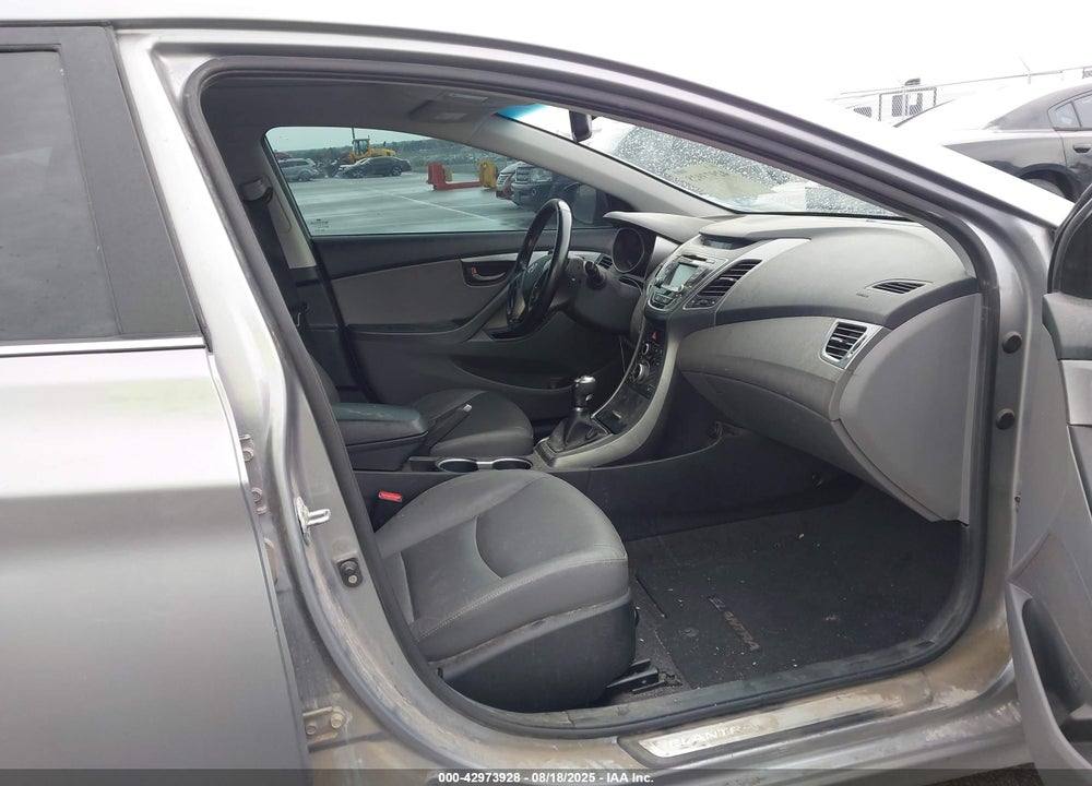 2014 HYUNDAI ELANTRA VIN: KMHDH4AH6EU085203