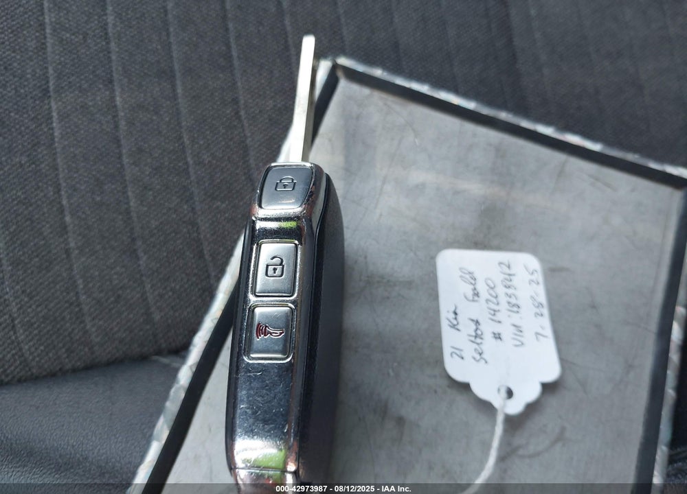 2021 KIA SELTOS VIN: KNDEU2AA3M7183842